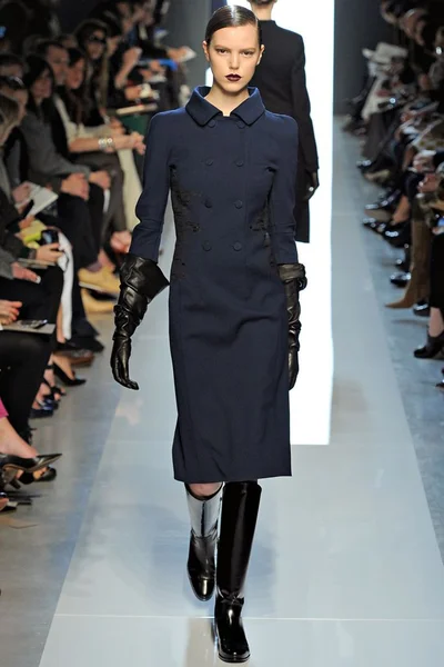 Look 3